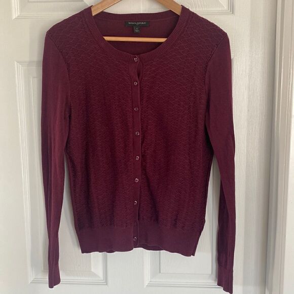 Banana Republic Women’s Cardigan Sweater Crew Neck Wine/Burgundy Size S EUC - Picture 1 of 10